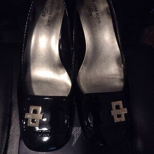 Womens black patent leather AK by Anne Klein wedge shoes size 9M new